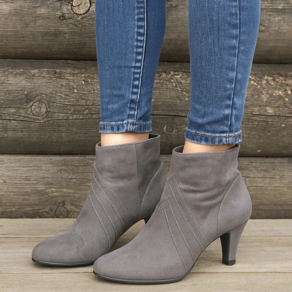 A2 By Aerosoles Playaway Gray Vegan Suede, Comfort Bootie. WMS 7M